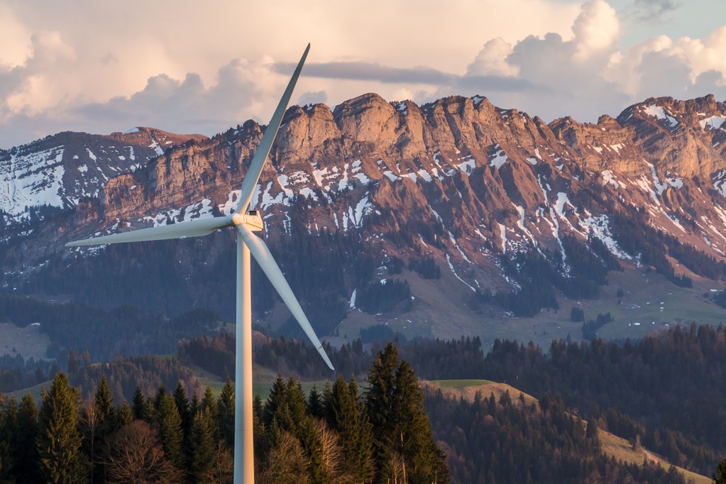 wind-turbine-2218472.jpg_medium